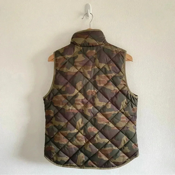 J. Crew Excursion Quilted Down Camo Vest Sz M - Picture 7 of 8